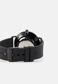 Pier One unisex watch black – back view