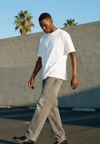 Urban Classics white oversized T-shirt, side view on model